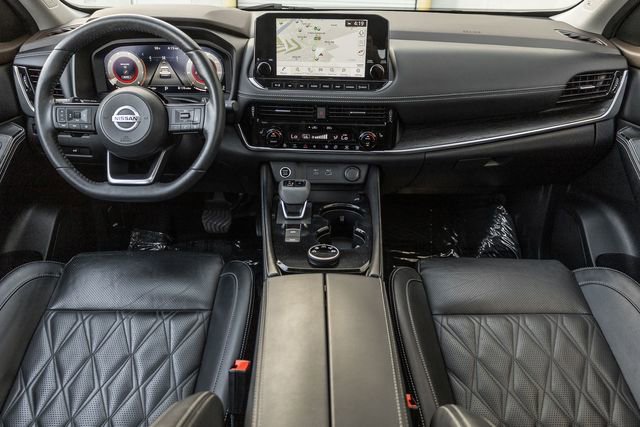 Used 2021 Nissan Rogue Platinum image 5