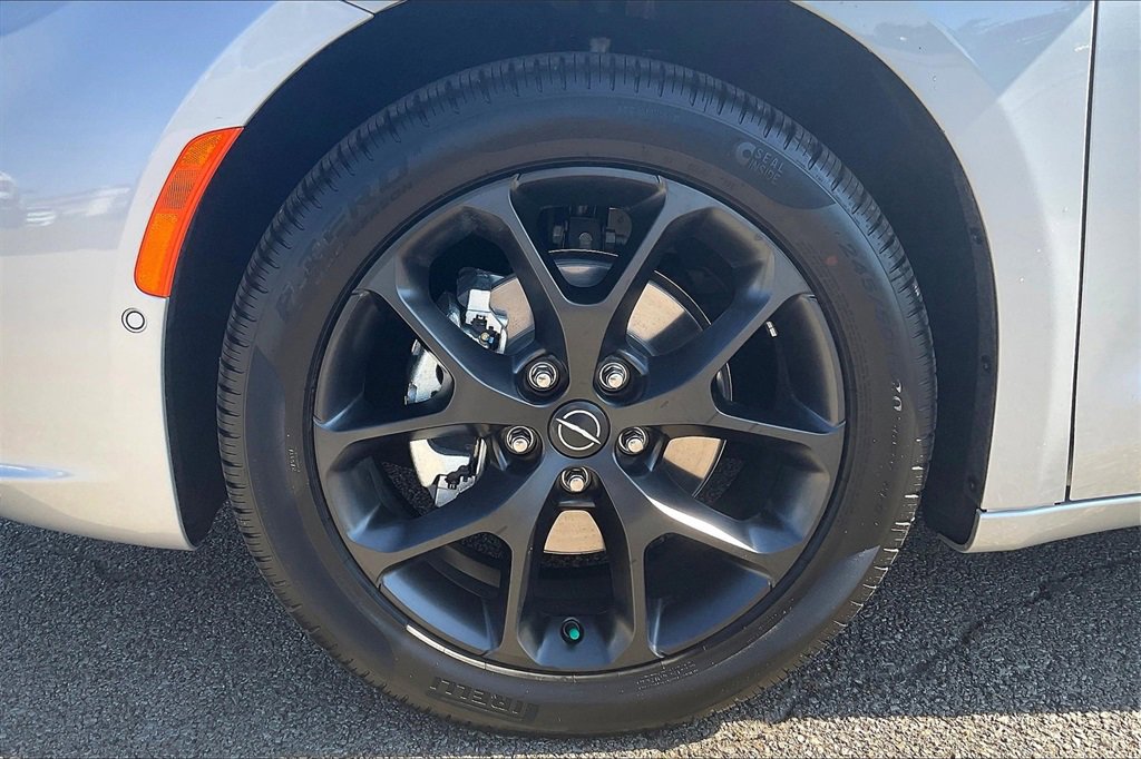 New 2026 Chrysler Pacifica Select image 12