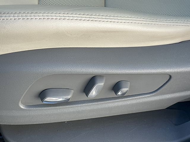 Used 2022 Cadillac XT5 Premium Luxury image 40