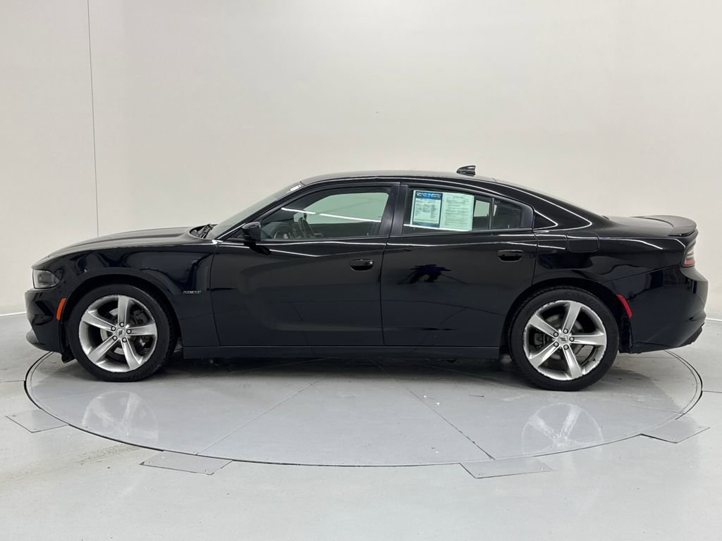 Used 2017 Dodge Charger R/T image 2
