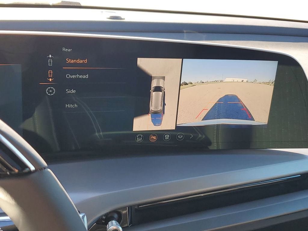 New 2026 Cadillac Vistiq Luxury image 16