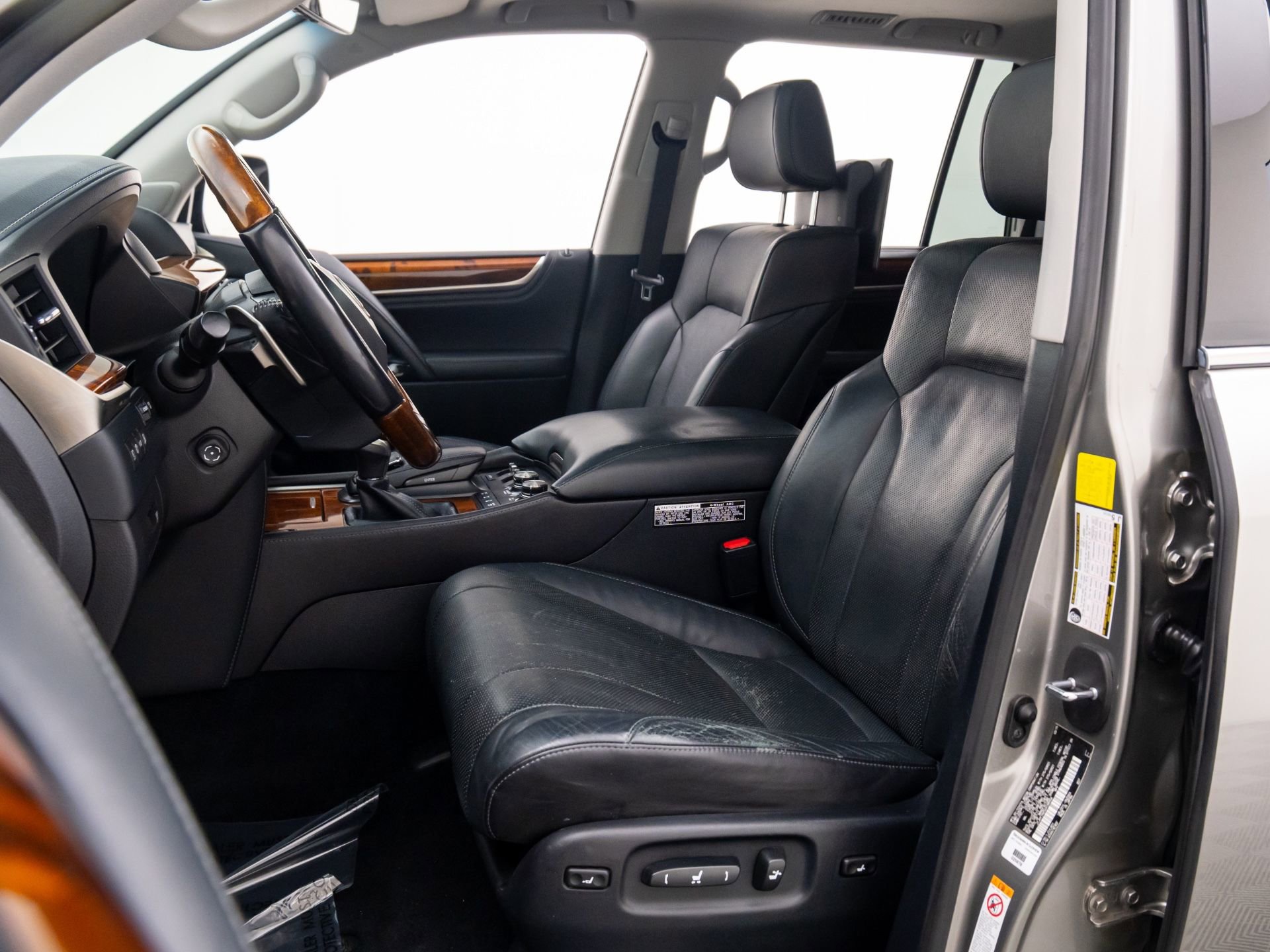 Used 2016 Lexus LX 570 4WD image 15