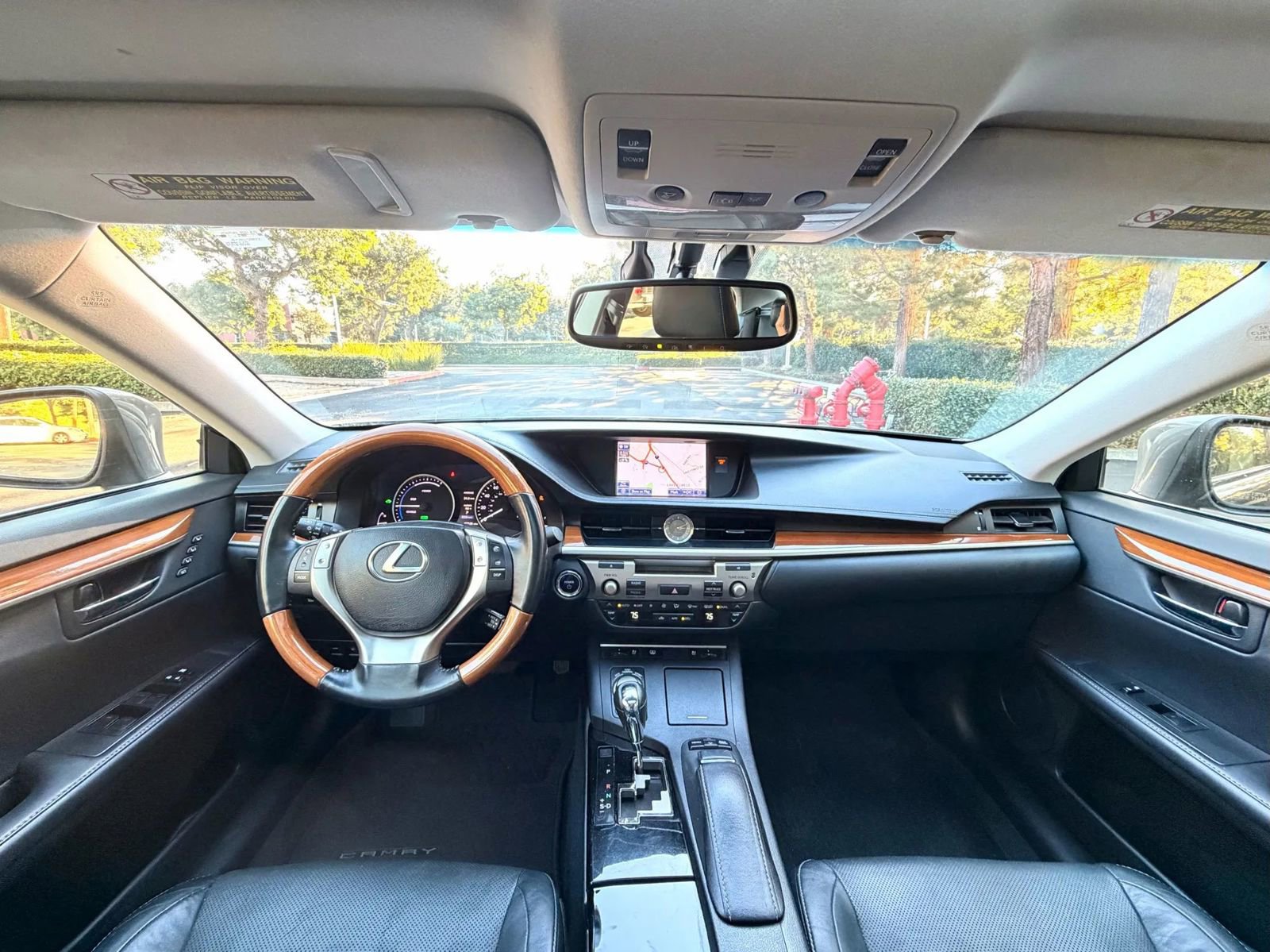 Used 2013 Lexus ES 300h w/ Luxury Pkg image 13