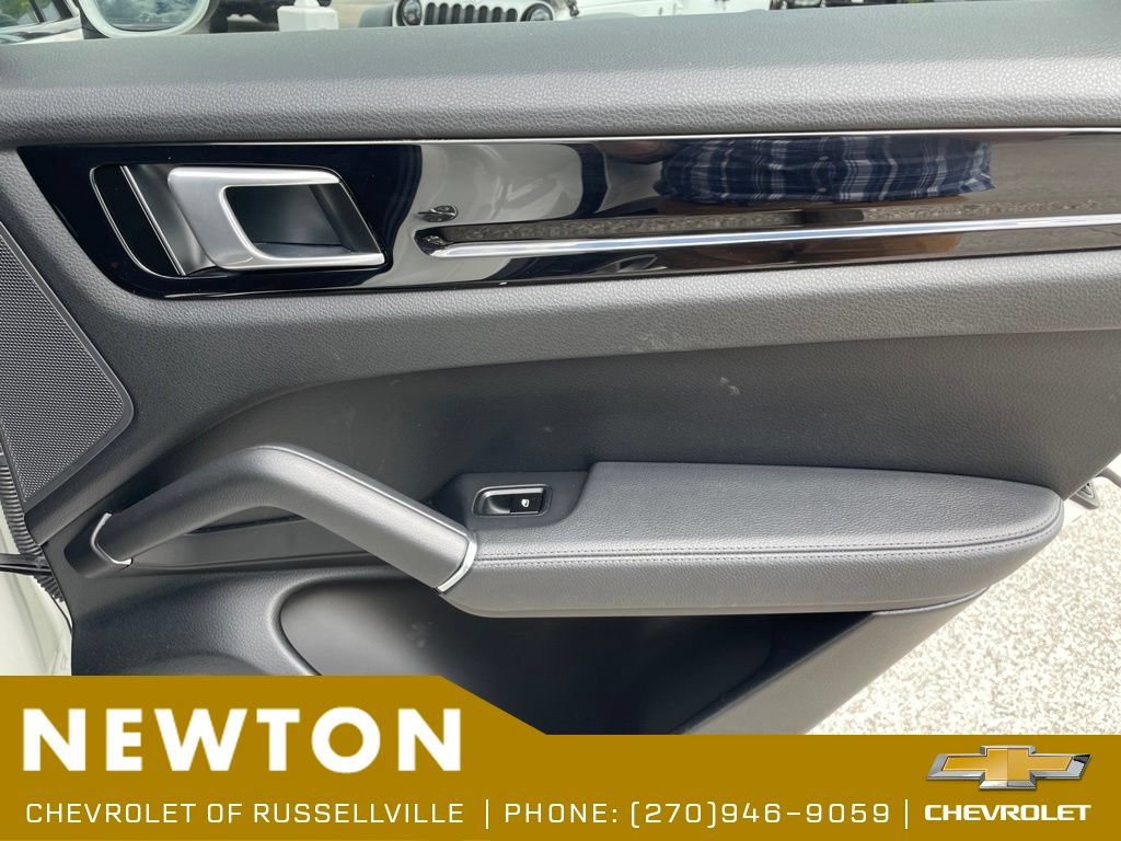 Used 2019 Porsche Cayenne AWD/4WD image 29