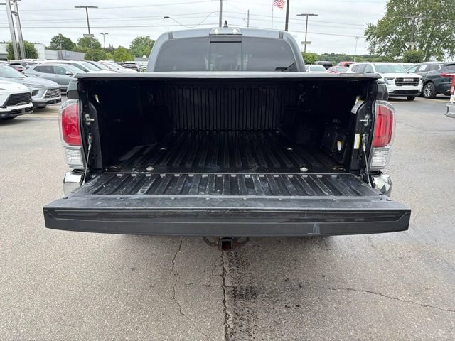 Used 2022 Toyota Tacoma TRD Off-Road AWD/4WD image 5