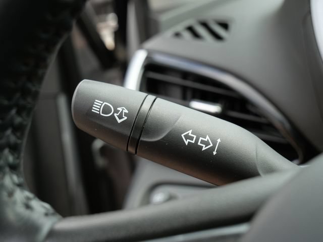Used 2017 Chevrolet Volt LT w/ Comfort Package FWD image 28