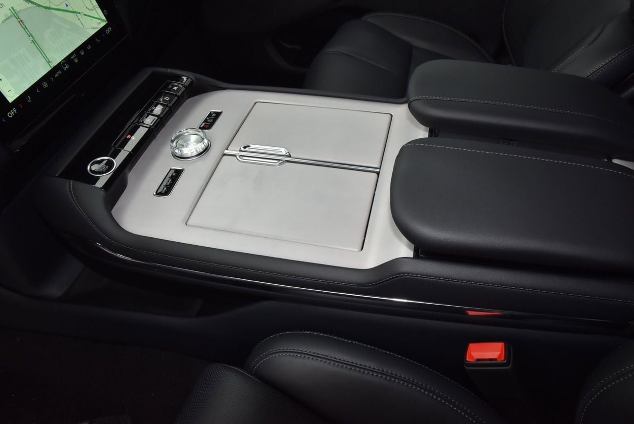 New 2026 Lincoln Navigator Reserve AWD/4WD image 34