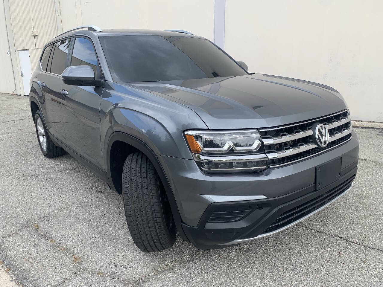 Used 2018 Volkswagen Atlas Launch Edition FWD image 5