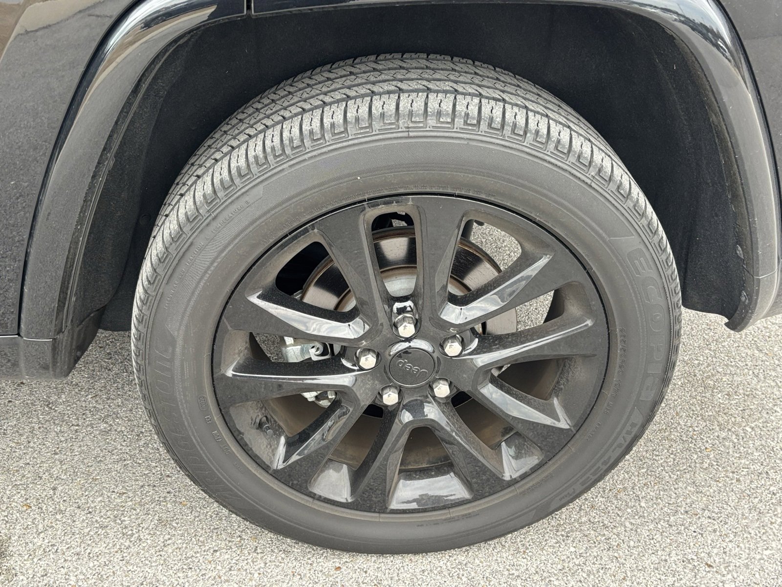 Used 2022 Jeep Grand Cherokee Laredo X image 3