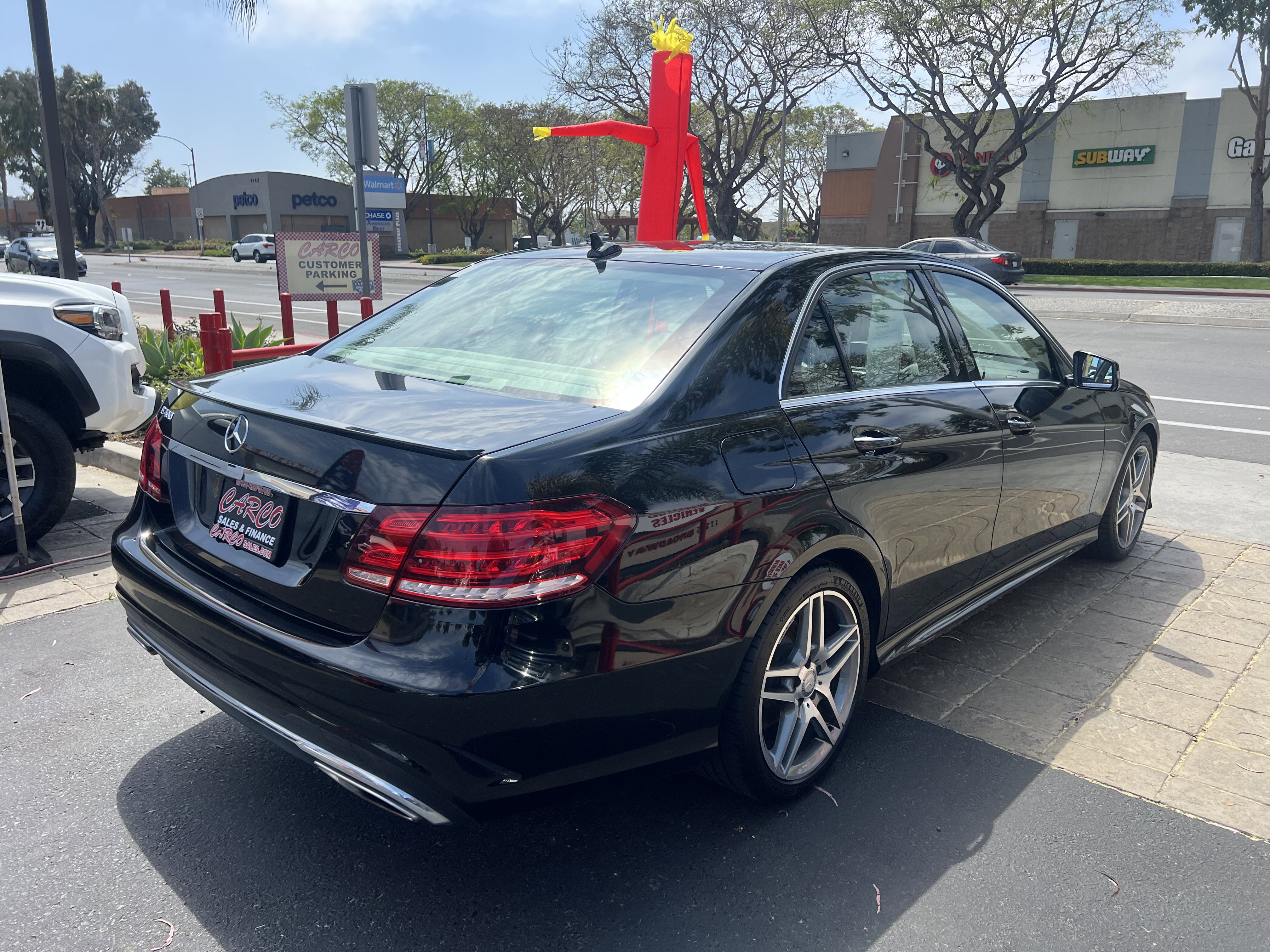 Used 2015 Mercedes-Benz E 400 Sedan w/ Driver Assistance Package image 9