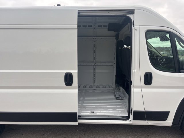 New 2026 RAM ProMaster 3500 w/ Convenience Group image 17