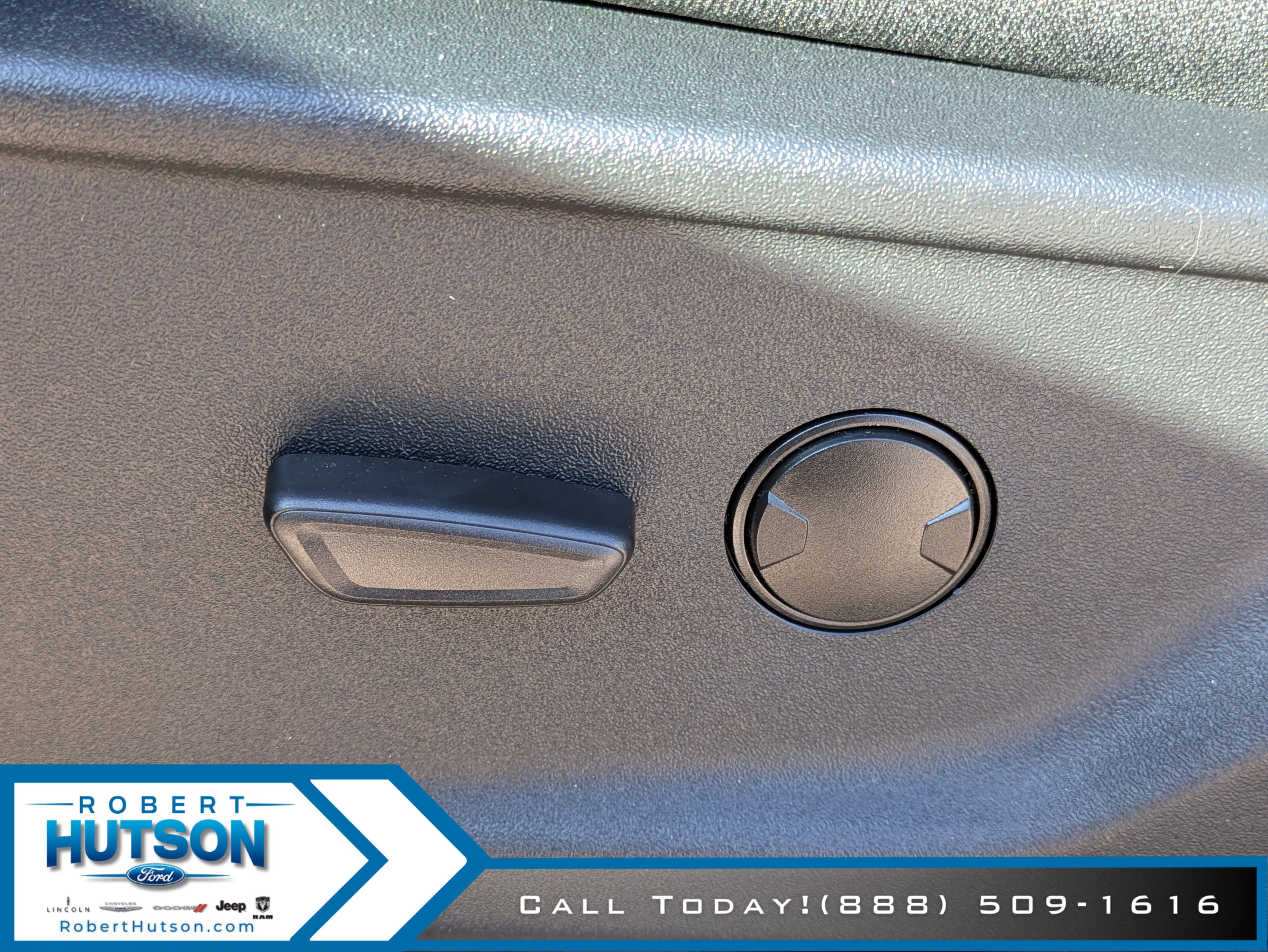 New 2025 Ford F350 XLT w/ FX4 Off-Road Package image 14