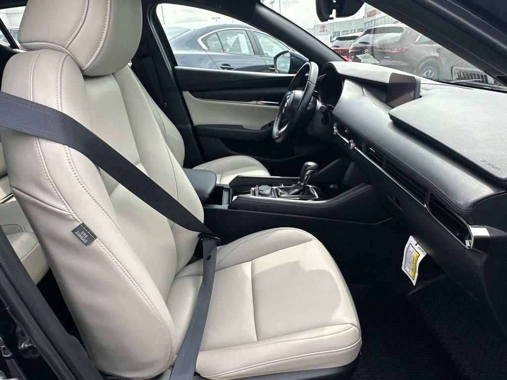Used 2024 MAZDA MAZDA3 s FWD image 35