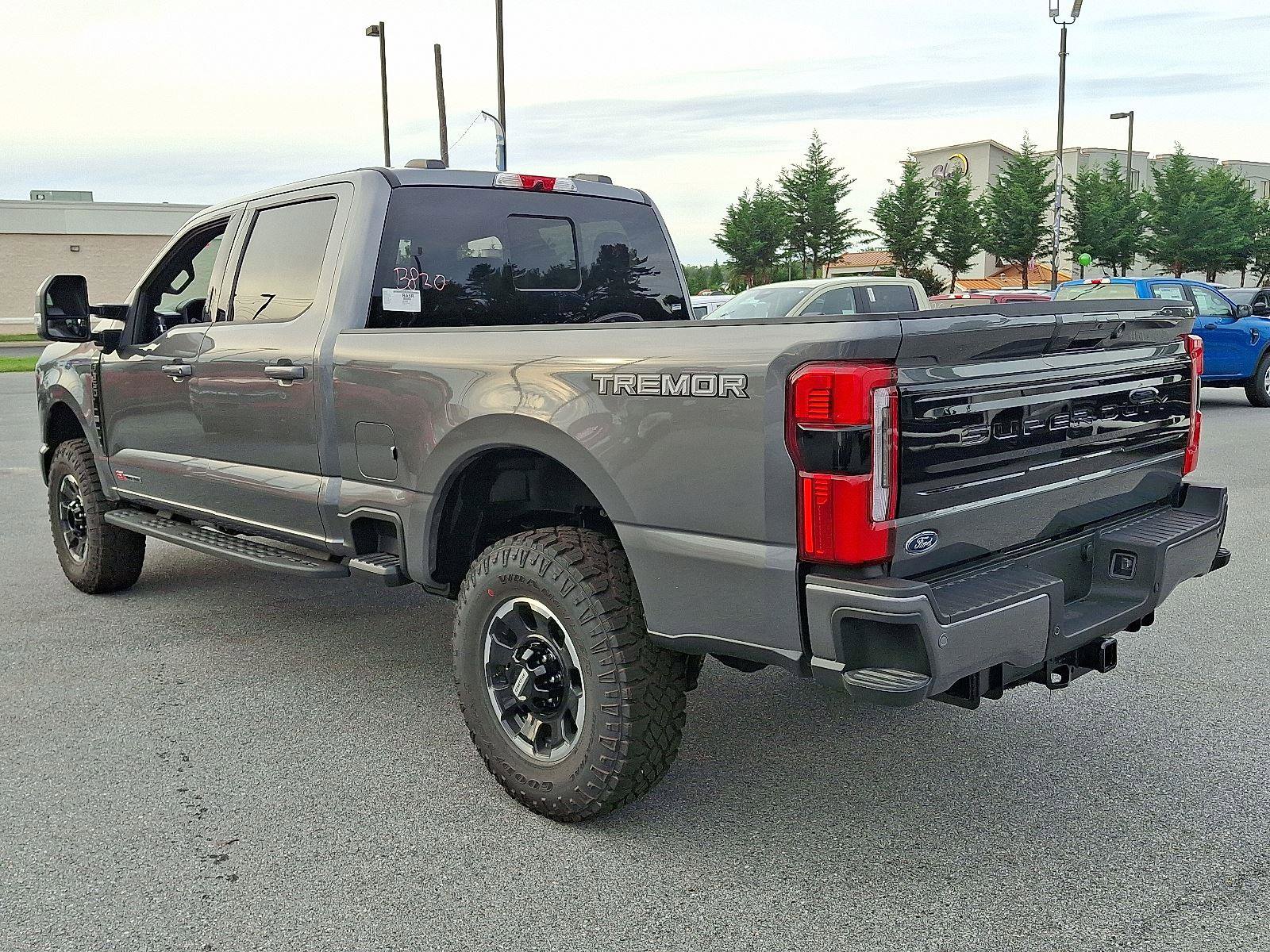 New 2026 Ford F350 Platinum w/ Tremor Off-Road Package image 4