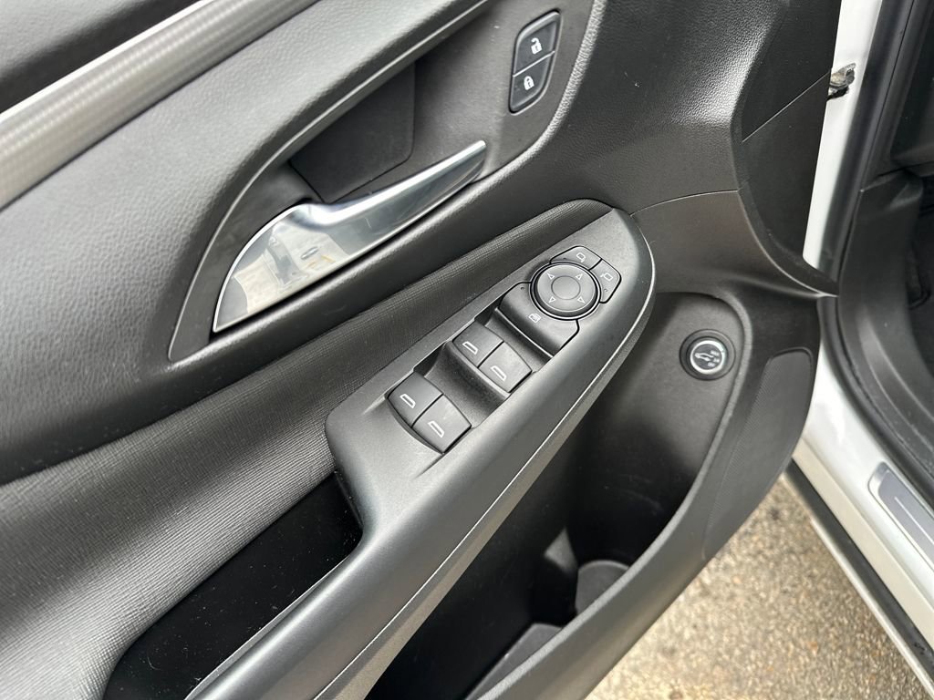 Used 2024 Buick Envista Avenir image 12