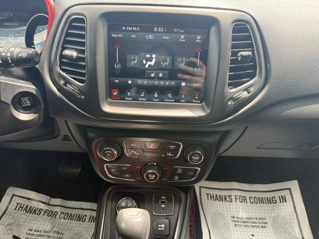 Used 2018 Jeep Compass Trailhawk w/ Leather Interior Group AWD/4WD image 23