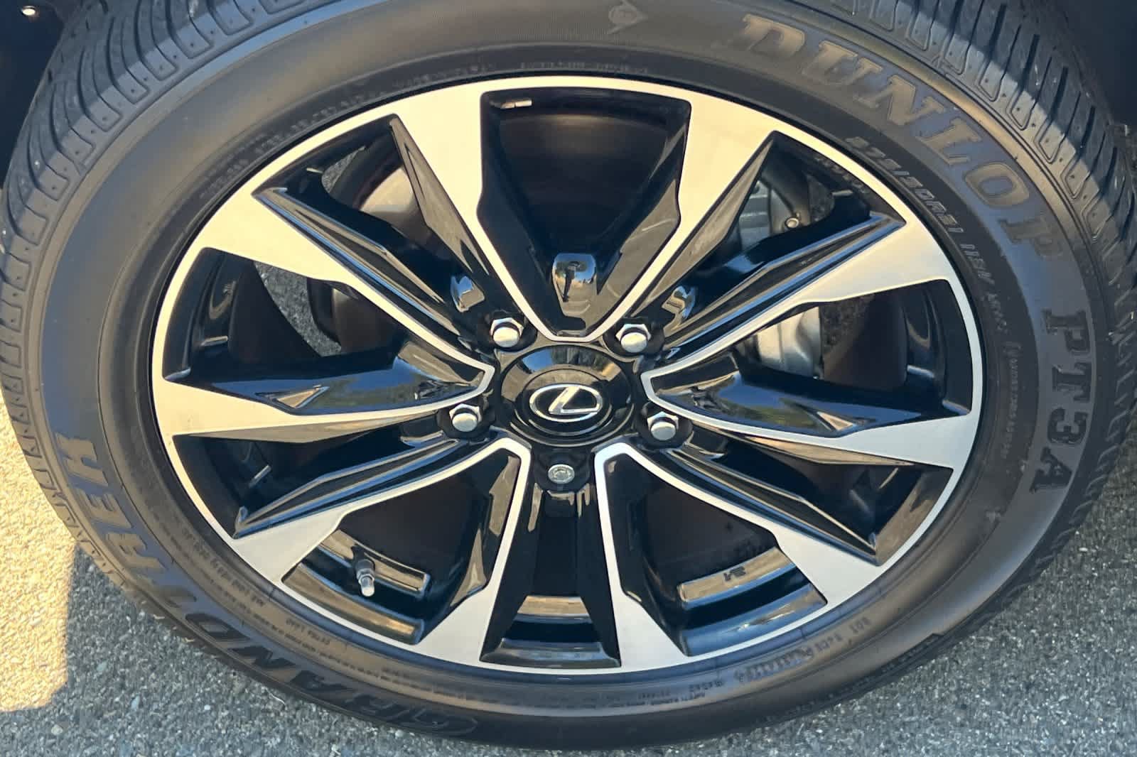 Used 2021 Lexus LX 570 4WD w/ Sport Package image 22
