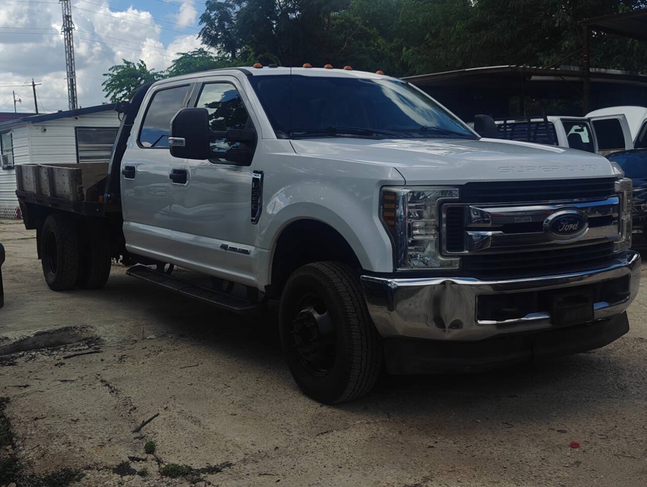 Used 2018 Ford F350 XLT w/ XLT Value Package AWD/4WD image 2
