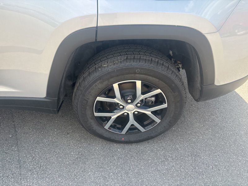 New 2025 Jeep Grand Cherokee Limited AWD/4WD image 57
