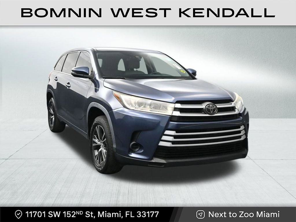Used 2018 Toyota Highlander LE image 7