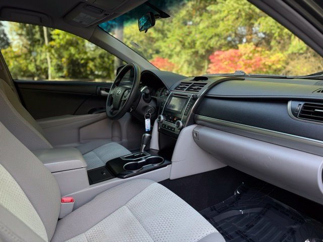 Used 2014 Toyota Camry LE FWD image 17