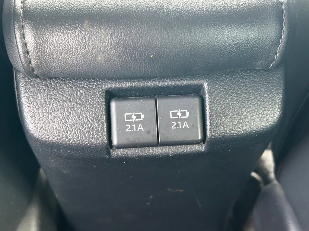 Certified 2021 Toyota Prius XLE FWD image 21