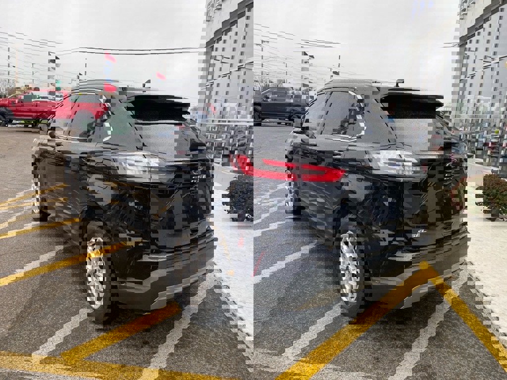 Used 2024 Ford Edge SEL w/ Convenience Package image 3