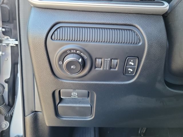 Used 2024 Jeep Wagoneer L 4WD image 23