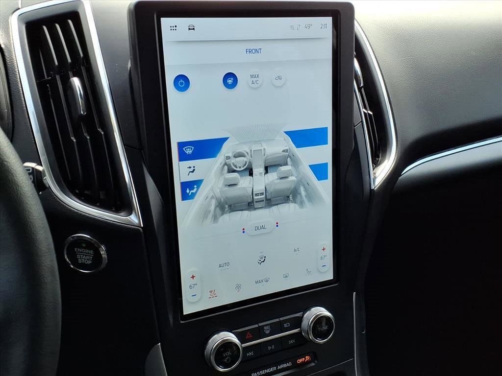 Used 2024 Ford Edge Titanium image 17