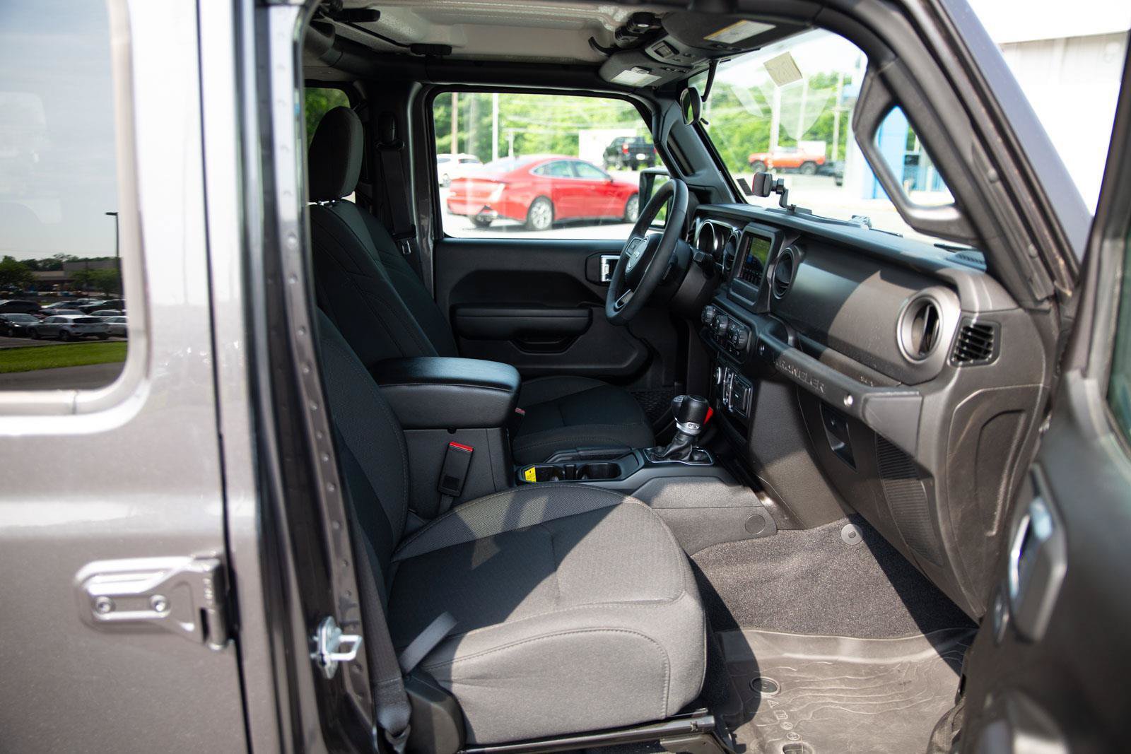 Used 2023 Jeep Wrangler Unlimited w/ Cold Weather Group AWD/4WD image 23