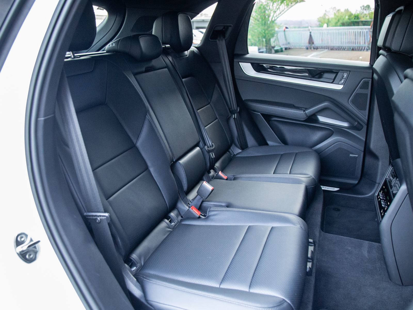 Certified 2026 Porsche Cayenne AWD/4WD image 19