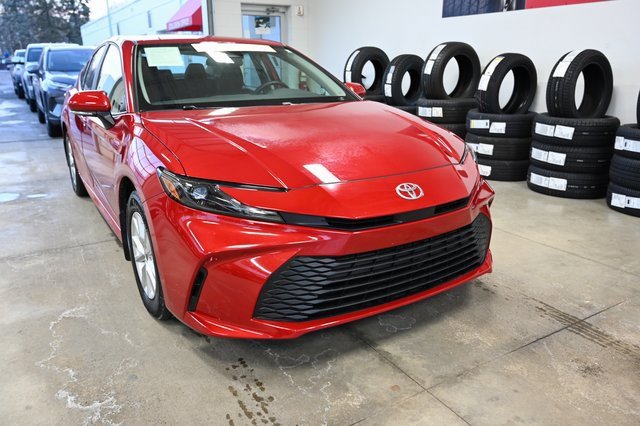 Certified 2025 Toyota Camry LE image 3