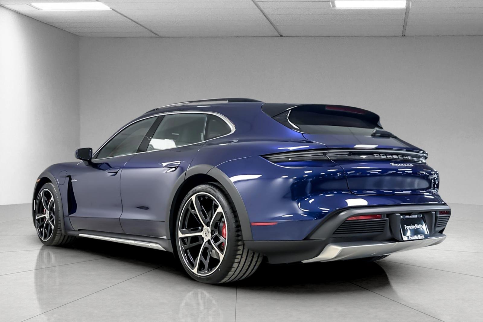 New 2025 Porsche Taycan 4S image 3