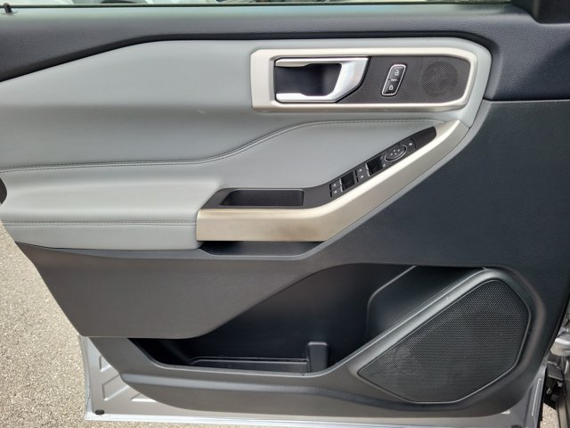 Certified 2022 Ford Explorer XLT w/ Equipment Group 202A RWD image 21