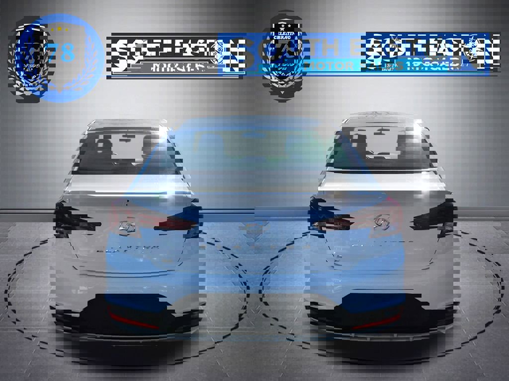 Used 2020 Hyundai Elantra SE w/ Convenience Package (C2) image 4