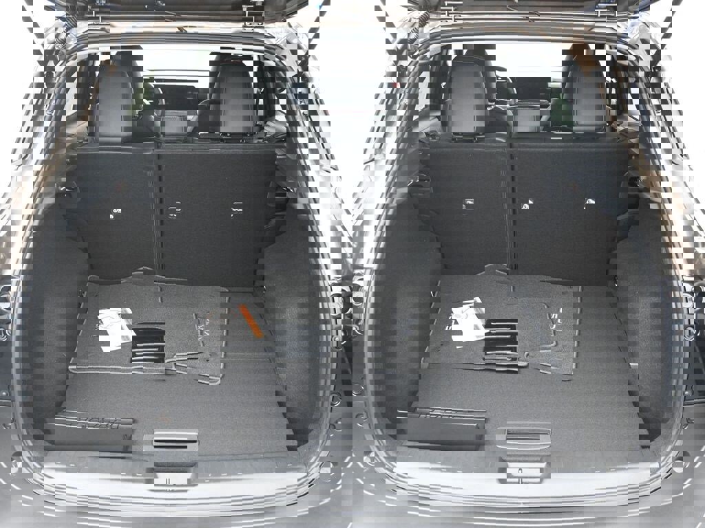 New 2026 Nissan Kicks SR image 23