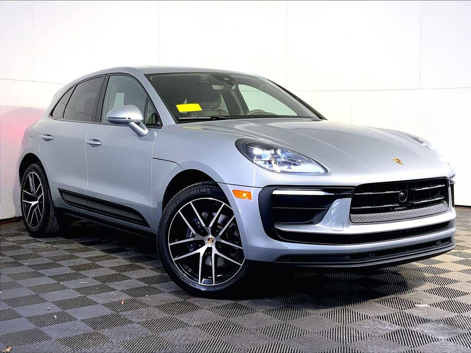 Used 2023 Porsche Macan image 9