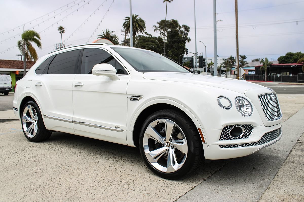 Used 2020 Bentley Bentayga Plug-In Hybrid AWD/4WD image 8