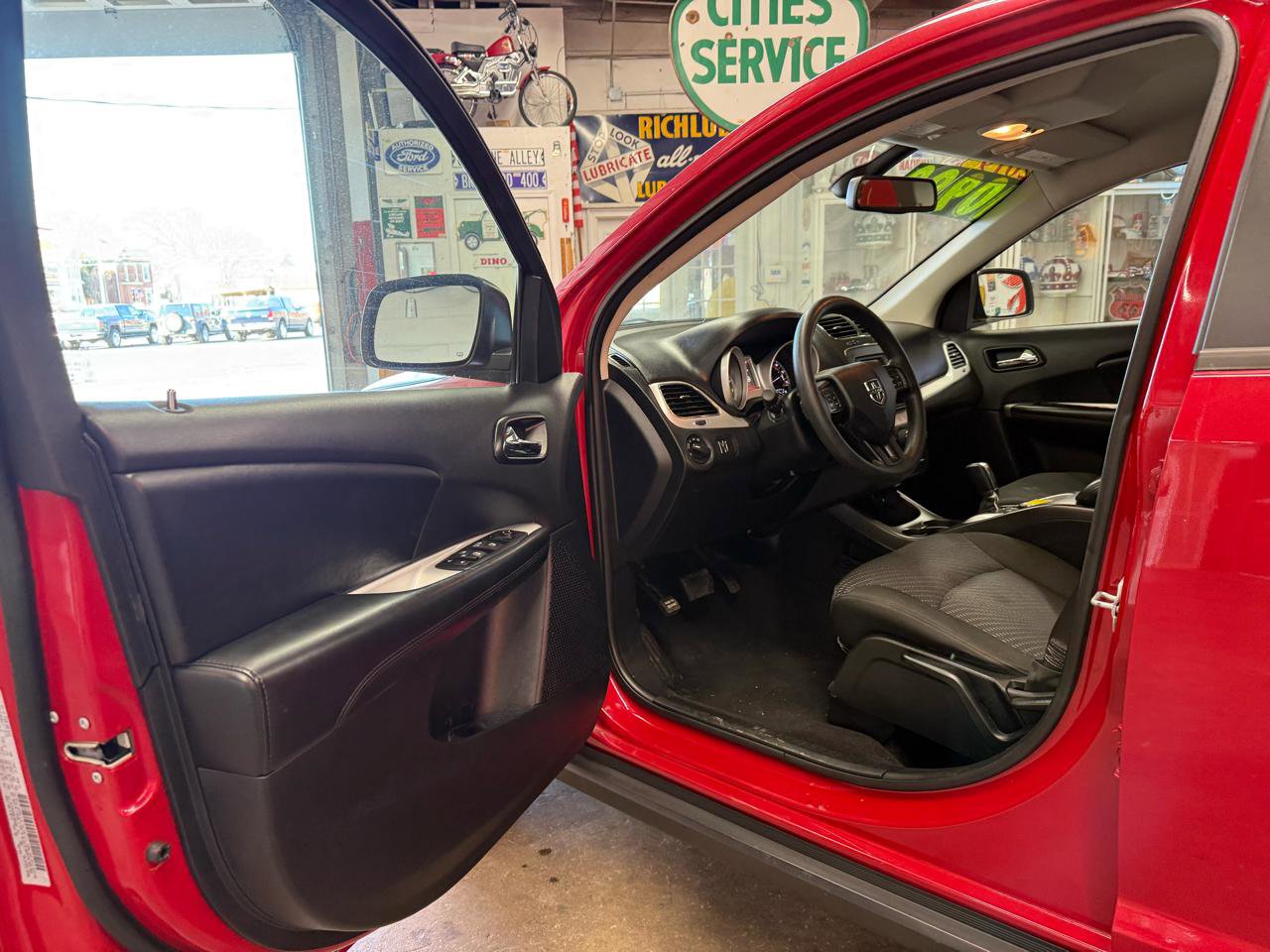 Used 2019 Dodge Journey SE FWD image 10