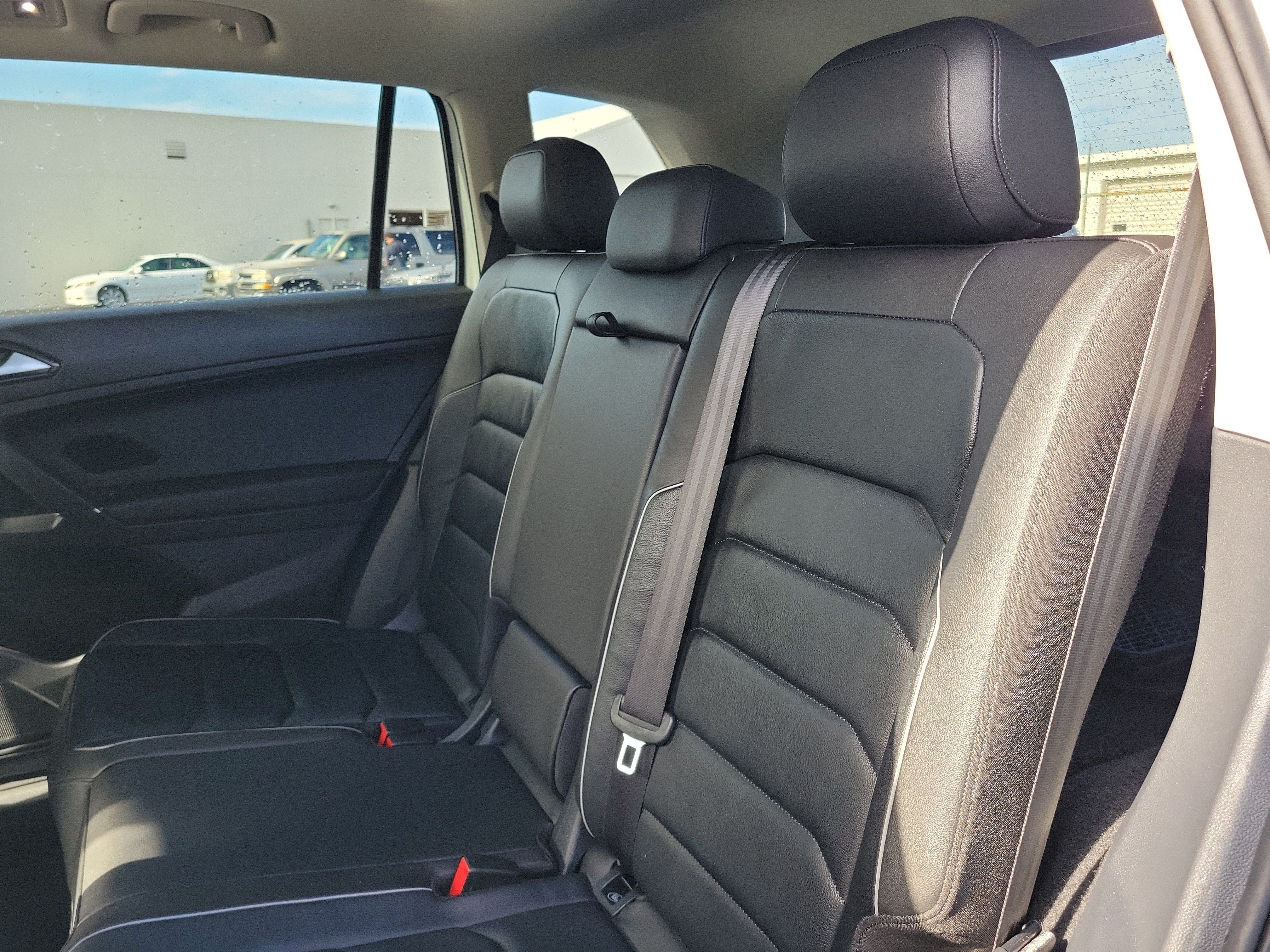 Used 2018 Volkswagen Tiguan SEL Premium AWD/4WD image 11