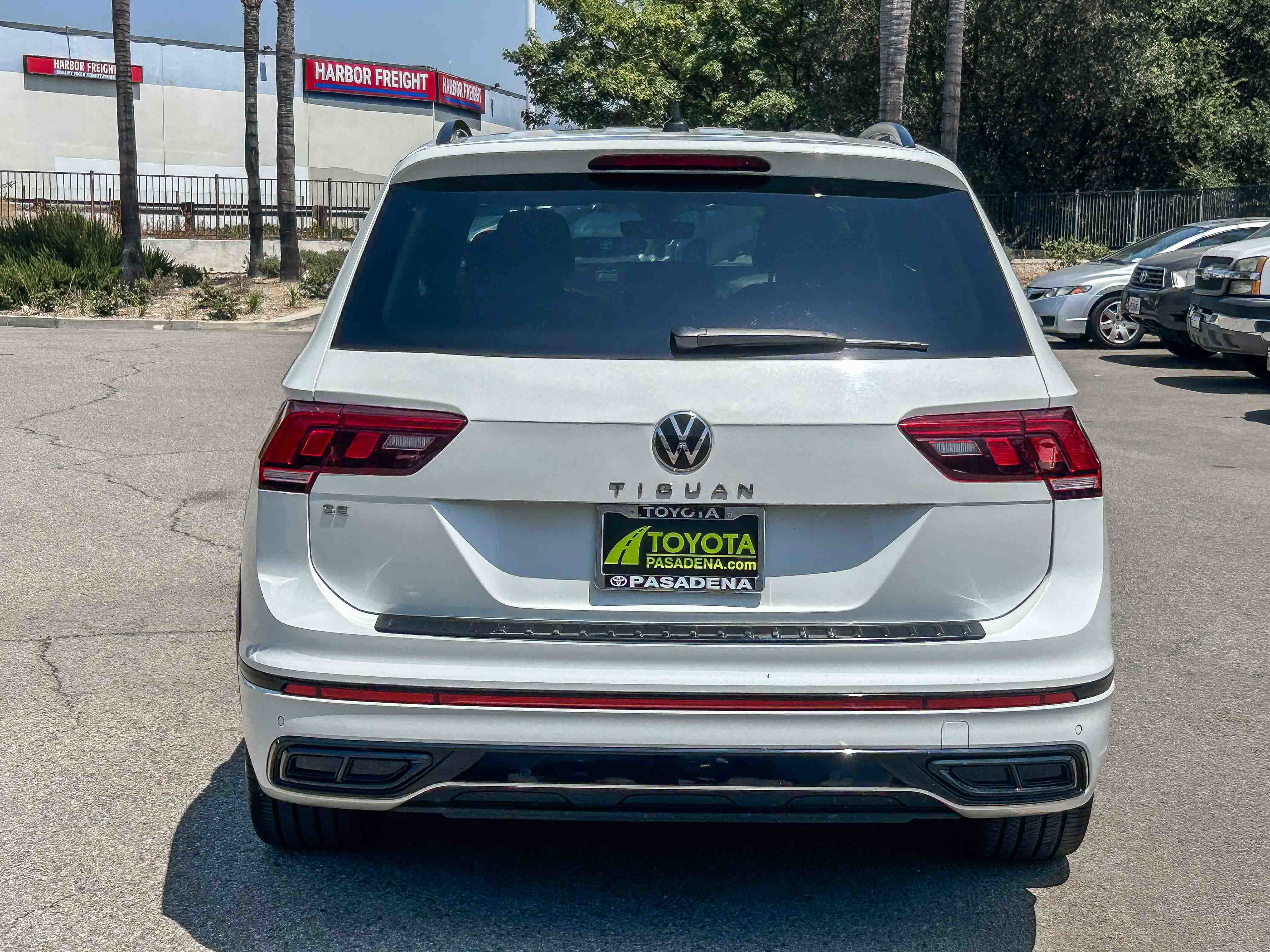 Used 2023 Volkswagen Tiguan SE R-Line FWD image 7