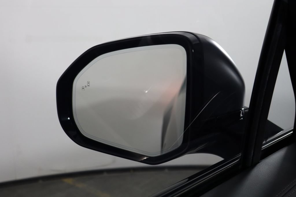 Used 2024 Rivian R1T Adventure AWD/4WD image 36
