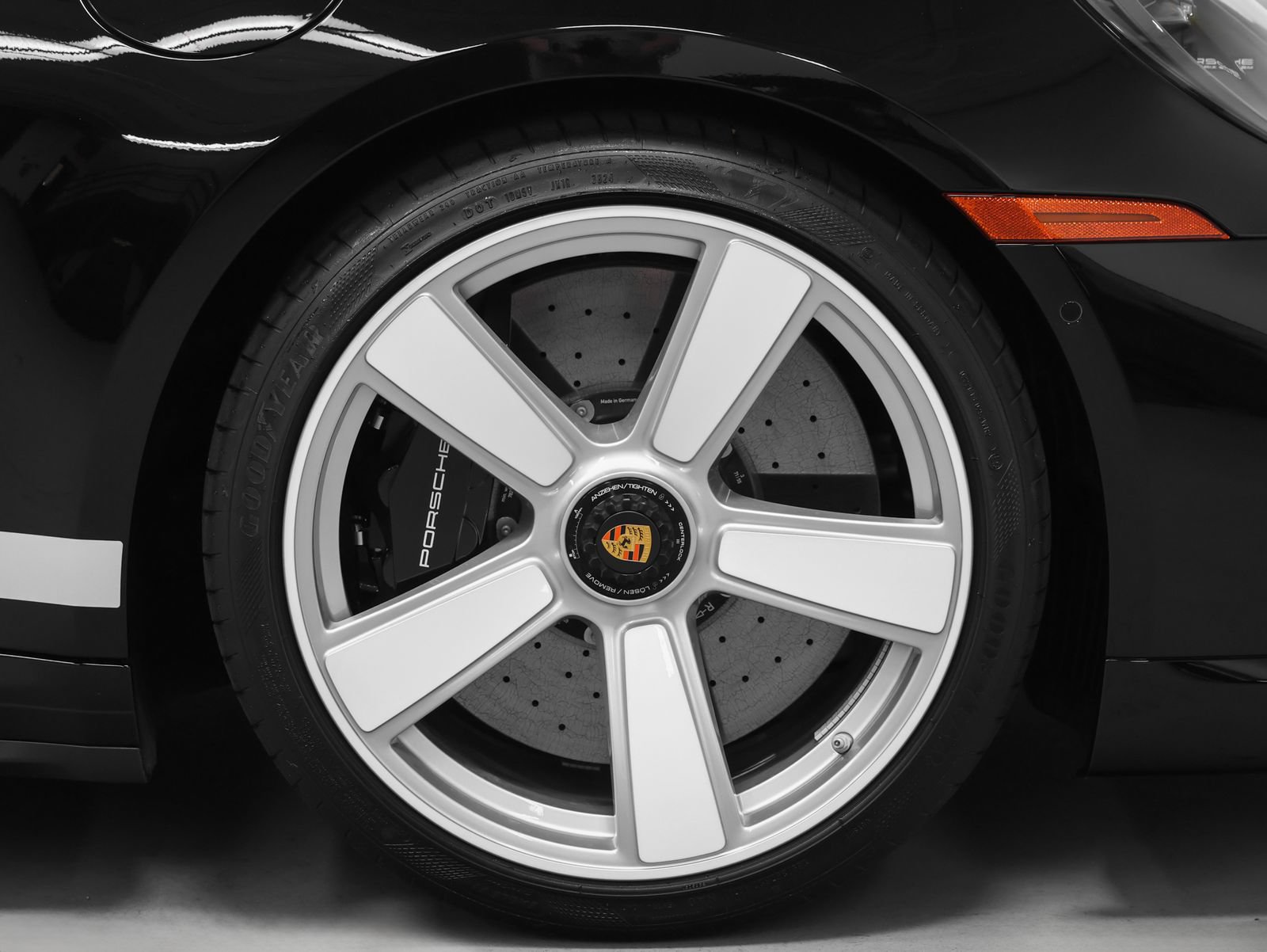 Certified 2025 Porsche 911 Turbo S AWD/4WD image 24