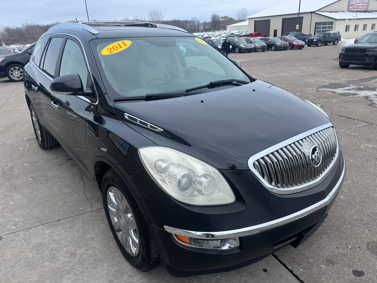 Used 2011 Buick Enclave CXL image 3