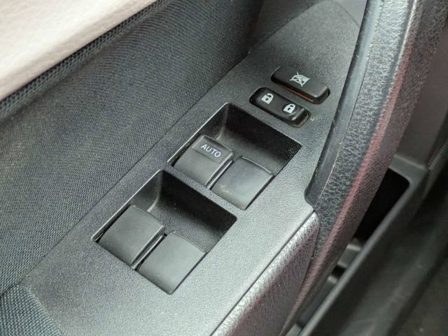 Used 2015 Toyota Corolla LE image 23