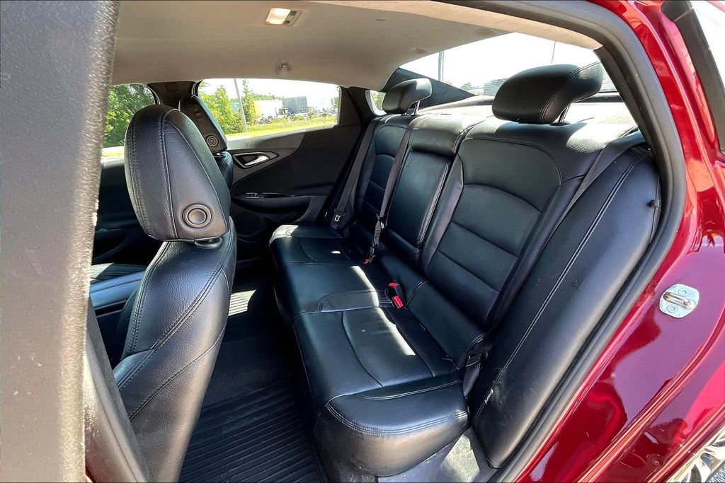 Used 2018 Chevrolet Malibu LT w/ Driver Confidence Package FWD image 27