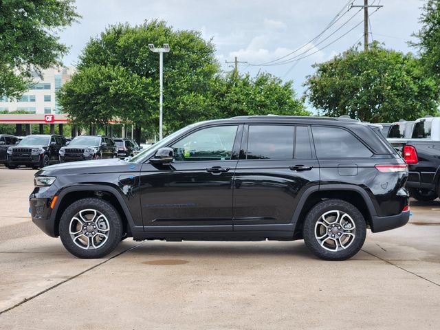 Certified 2023 Jeep Grand Cherokee Trailhawk w/ Advanced Protech Group II AWD/4WD image 4