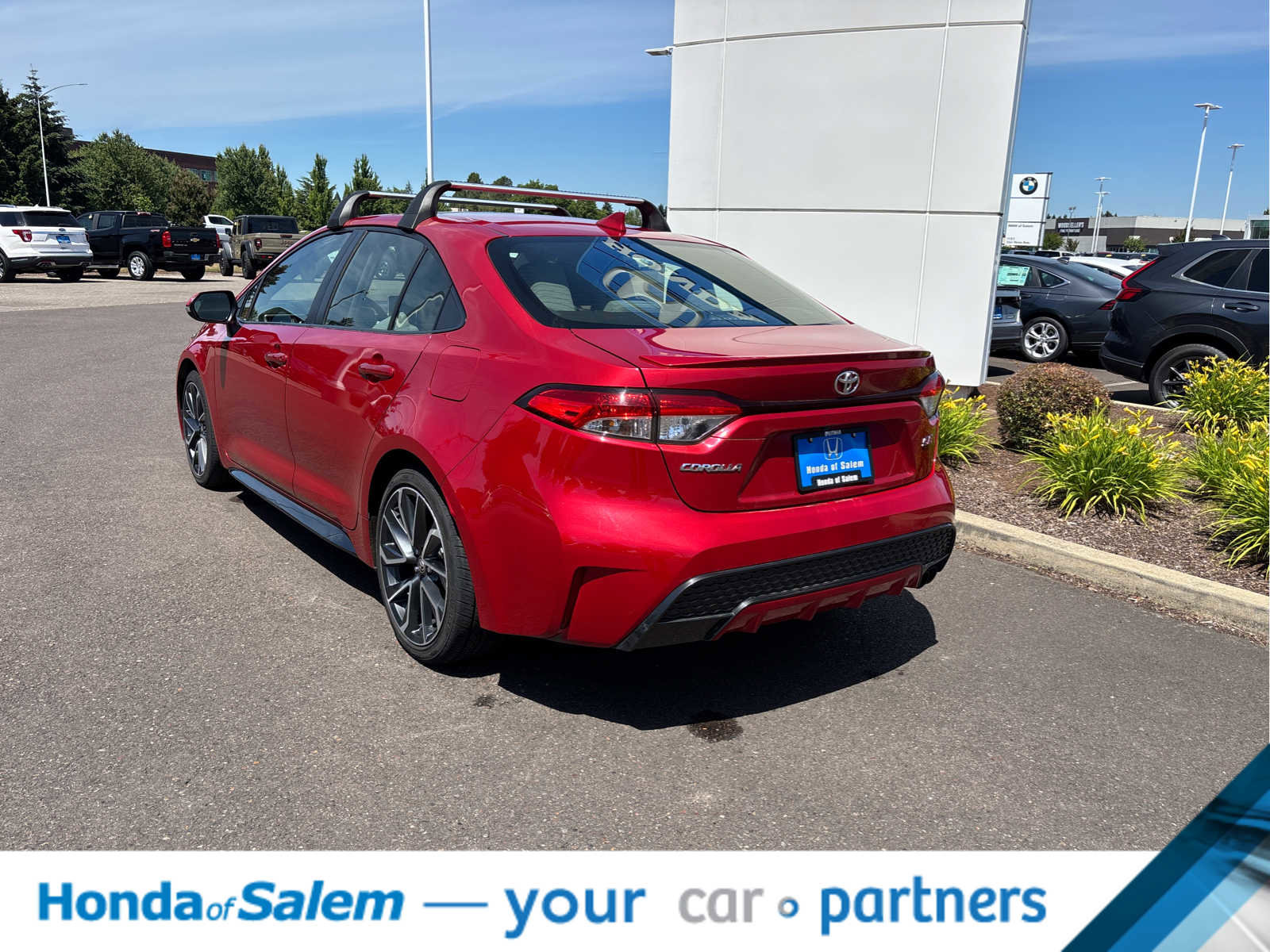 Used 2021 Toyota Corolla SE w/ Carpet Mat Package (TMS) FWD image 4