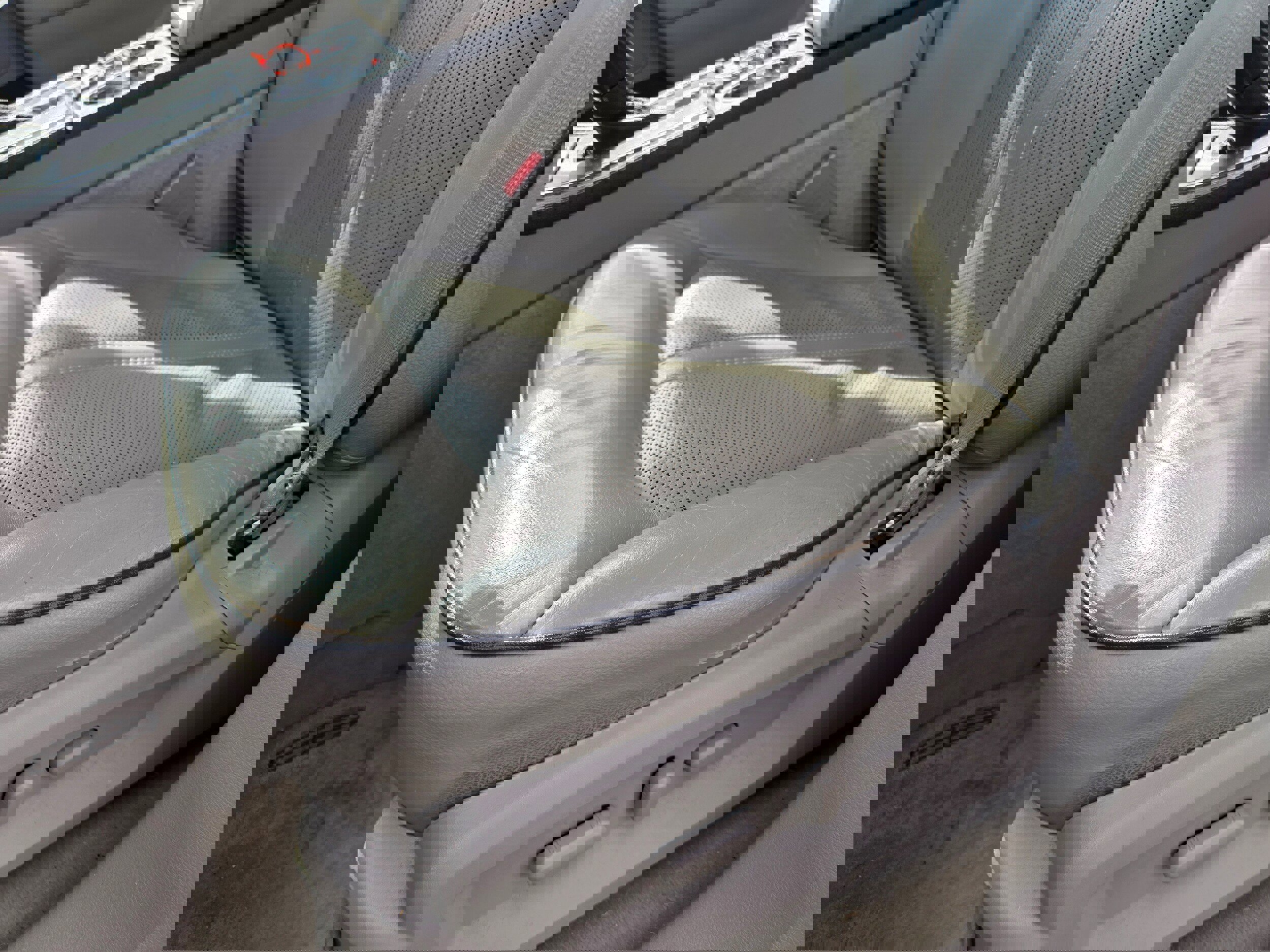 Used 2013 Lincoln MKX FWD image 8