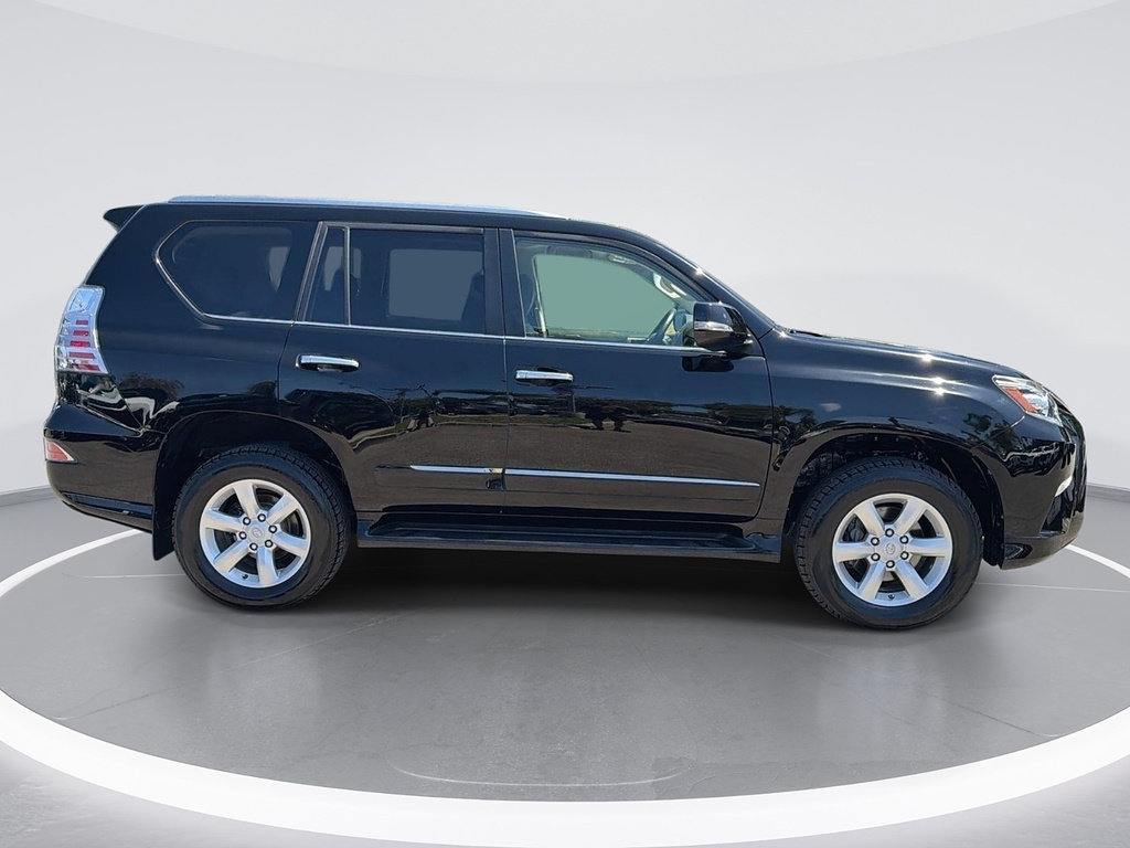 Used 2017 Lexus GX 460 AWD/4WD image 3